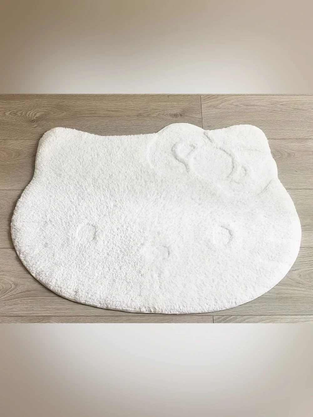 NWT Hello Kitty Fuzzy Bath Rug/ Mat Bathroom White 25 “ x 30 “